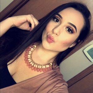 Meet your Posher, Karina